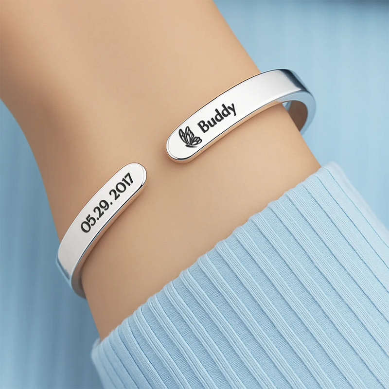 Memorial,Pet Lovers,Pet Mom,Pet Dad,Cat Lovers,Cat Mom,Cat Dad,Dog Lovers,Dog Mom,Dog Dad,Sad - The Moment Your Heart Stopped - Personalized Bangle Bracelet Cuff